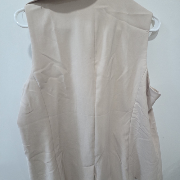 Studio Women's Cream Sleeveless Blazer - Picture 8 of 8
